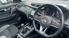 Nissan Qashqai 1.3 DiG-T N-Connecta 5dr [Glass Roof Pack] Petrol Hatchback